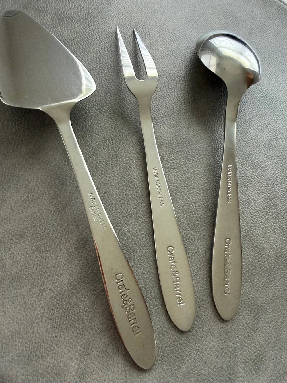 Crate & Barrel 3 Piece Serving Set